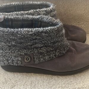 Stylish Gray Knit Ankle Booties